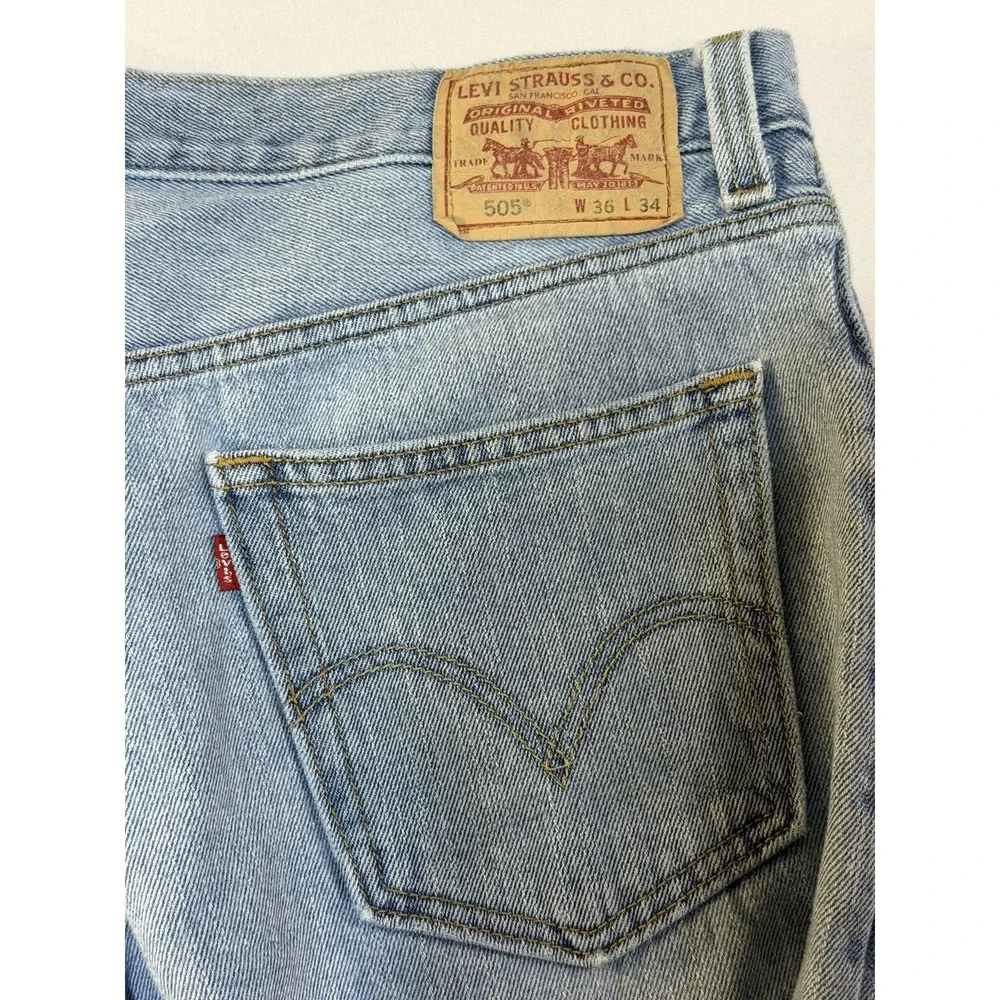 Vintage Y2K Levi's 505 Jeans Men's 36x34 Blue Straight Fit‎ Light Wash Denim Zip